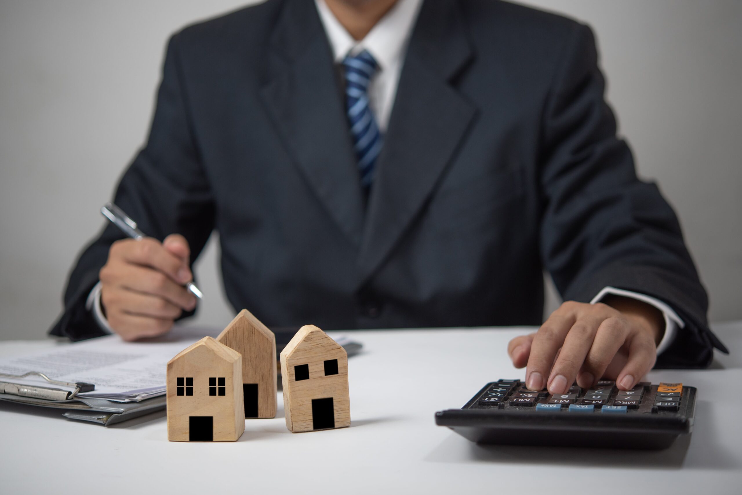 Residencia Fiscal 3 selling real estate insurance buying a house and 2023 11 27 04 56 46 utc min scaled
